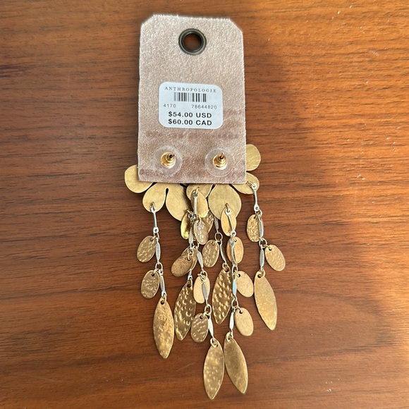 NWT Anthropologie Gold Flower Earrings! - Picture 6 of 6
